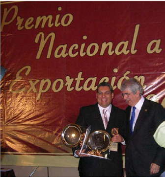 Paul Ecke de Guatemala Wins National Awards