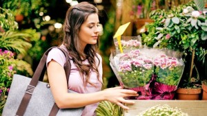 Use Displays To Boost Shoppers’ Confidence In Growing Plants