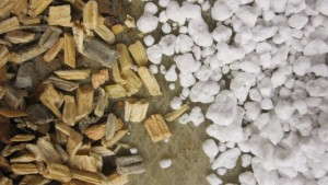 Liming Requirements And pH Modification For Pine Wood Chips As An Alternative To Perlite