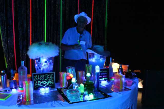 Chill Lounge Glow In The Dark With Allan Armitage 