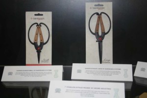 Arett Sales Barebones Scissors