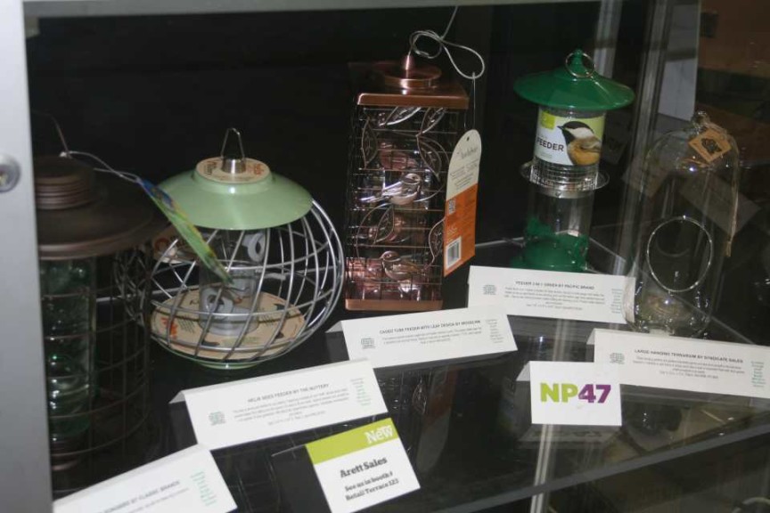 Arett Sales Birdfeeders