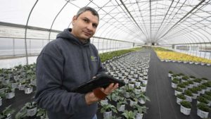 Your Last Chance to Nominate the Next Head Grower and Operation of the Year