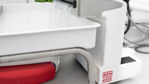 How a New Greenhouse Robot Monitors Plants’ Water and Nutrient Mix