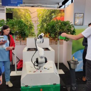 Organicfarms BERRY Harvesting Robot