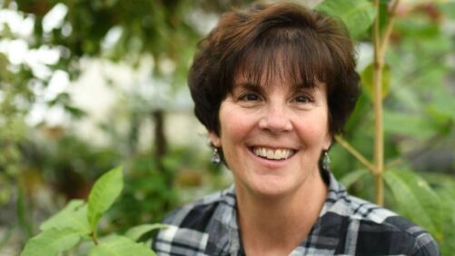 Long-Time Association of Specialty Cut Flower Growers Executive Director Retiring