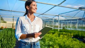 5 Ways Modern ERP Systems Cut Costs for Greenhouse Growers